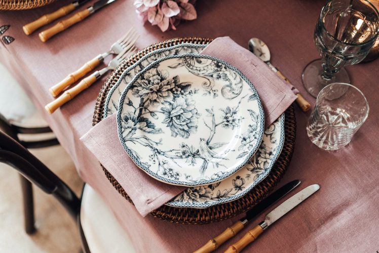 The art of dining - Dinnerware